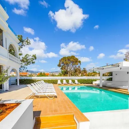 Villa In Sleeps 14 Includes Swimming Pool Air Con And Wifi 7