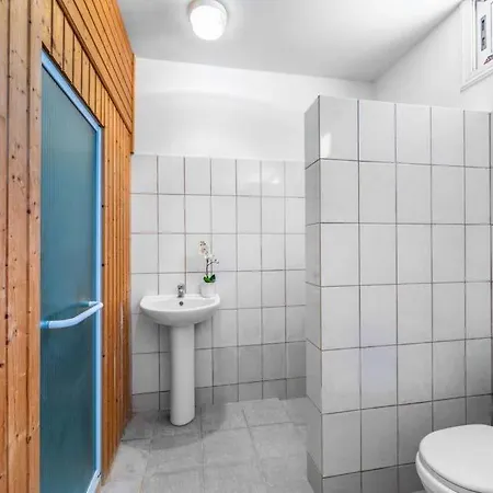 In Sleeps 14 Includes Swimming Pool Air Con And Wifi 7