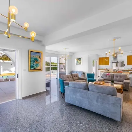 In Sleeps 14 Includes Swimming Pool Air Con And Wifi 7 빌라 페이야