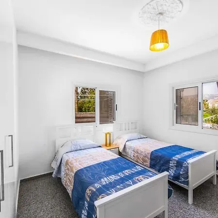 In Sleeps 14 Includes Swimming Pool Air Con And Wifi 7 빌라 페이야