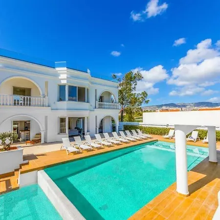 In Sleeps 14 Includes Swimming Pool Air Con And Wifi 7 빌라 *